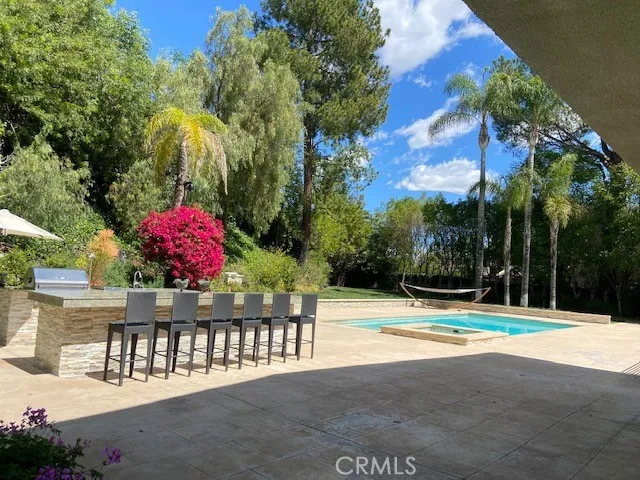 Outdoor kitchen and bar