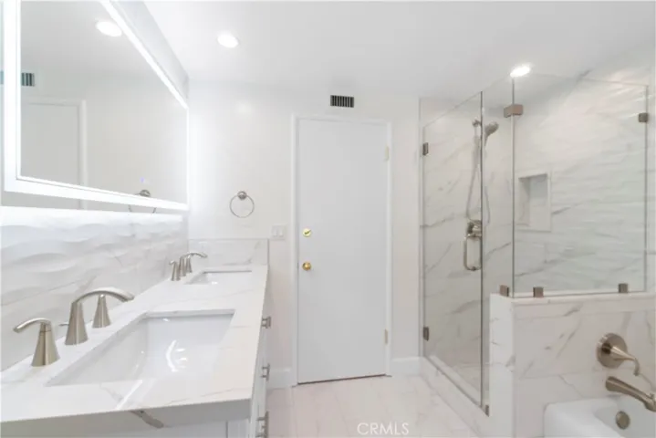 4575 Totana Drive, Tarzana, California 91356