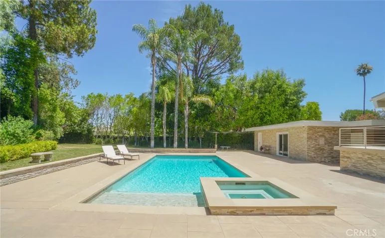 4575 Totana Drive, Tarzana, California 91356