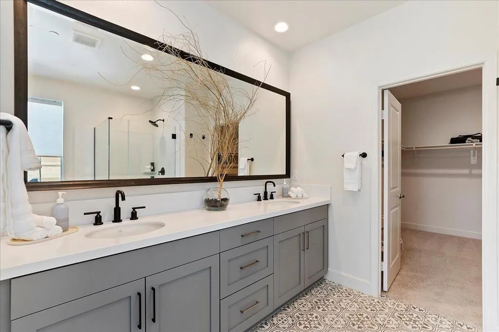 19-Primary Bathroom