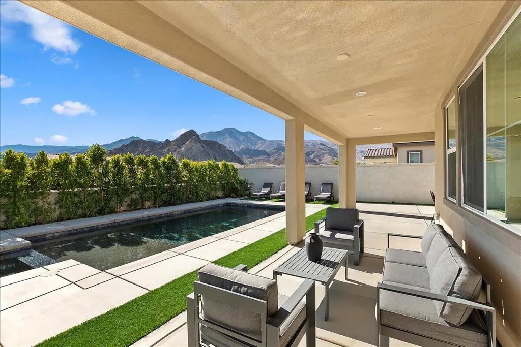 35-Covered Patio