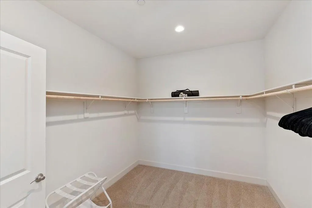 21-Primary Walk-In Closet