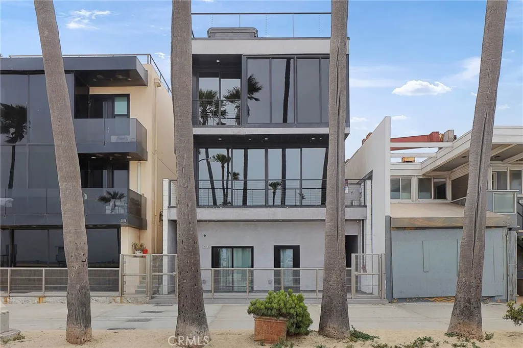 3011 Ocean Front Walk, Venice, California 90291, 4 Bedrooms Bedrooms, ,6 BathroomsBathrooms,Residential,For Sale,Ocean Front Walk,SR24211716