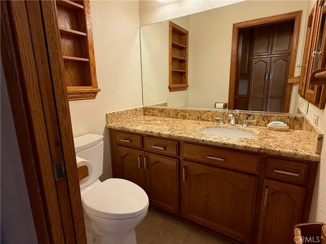 1/2 bath off Butler's Pantry