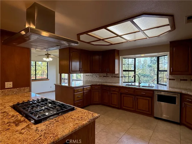 Large kitchen, open to breakfast nook on left