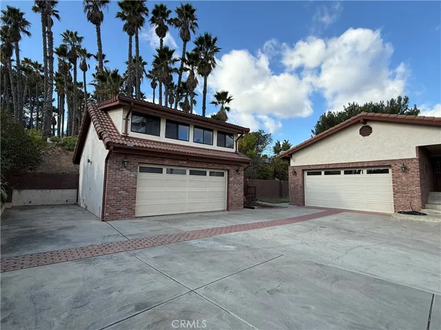 1677 S Hill Avenue, Fallbrook, California 92028