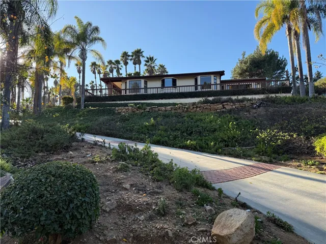 1677 S Hill Avenue, Fallbrook, California 92028