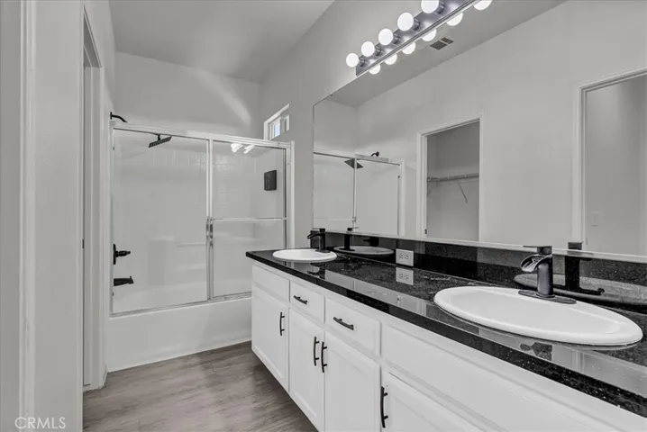 1949 W Columbia Way, Hanford, California 93230