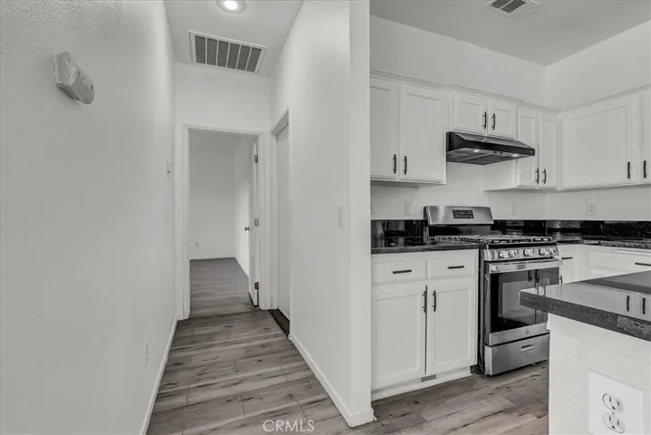 1949 W Columbia Way, Hanford, California 93230
