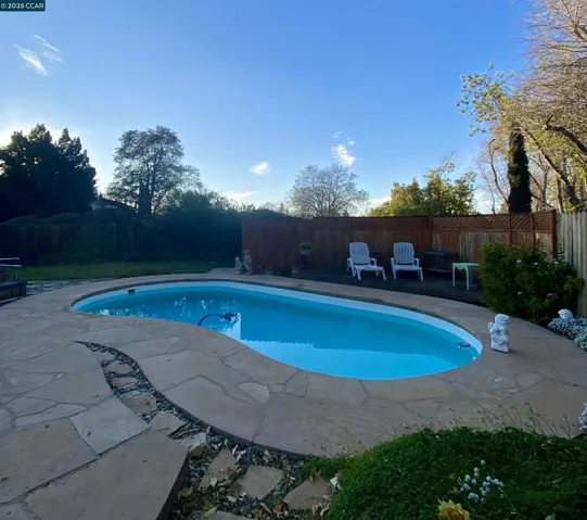 43 Nottingham Pl, Clayton, California 94517