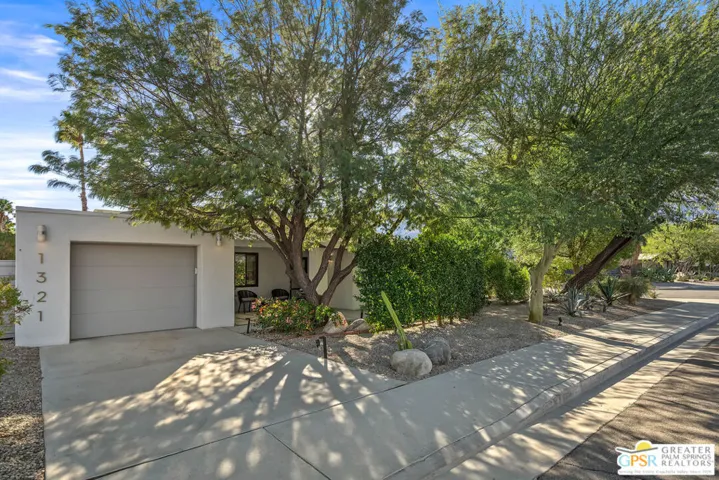 1321 E Adobe Way, Palm Springs, California 92262