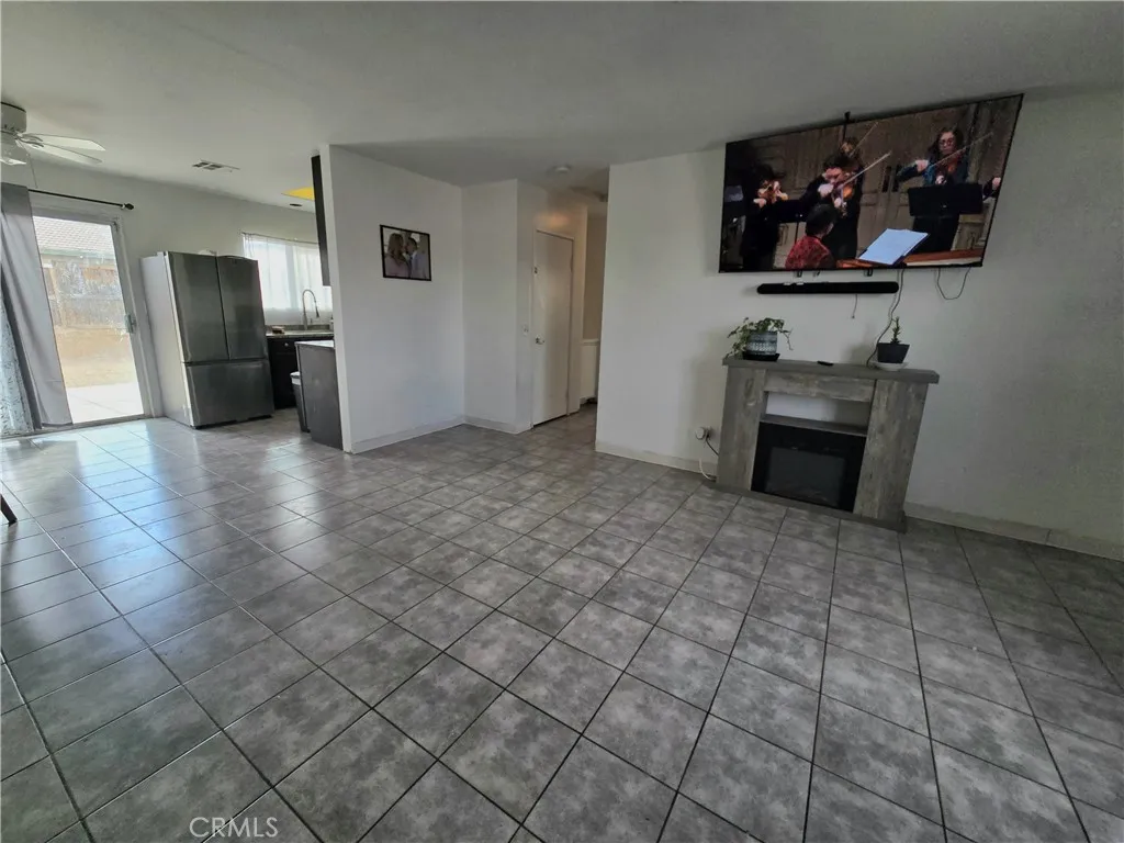 11733 Lupin Road, Adelanto, California 92301 home-pic-2