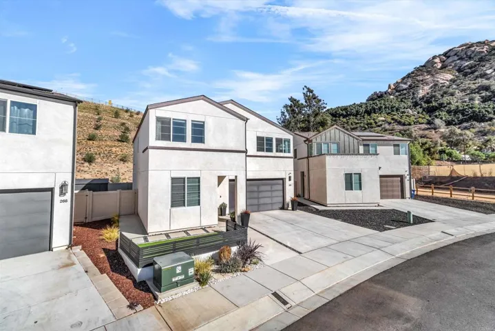 272 Hass Lane, Fallbrook, California 92028