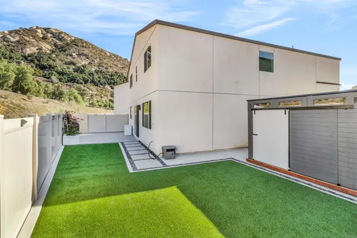 272 Hass Lane, Fallbrook, California 92028