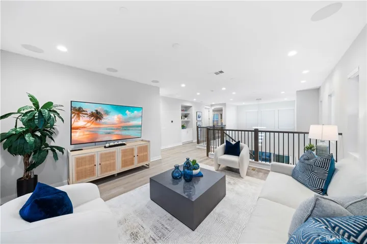 100 Edna Pkwy, Lake Forest, California 92630