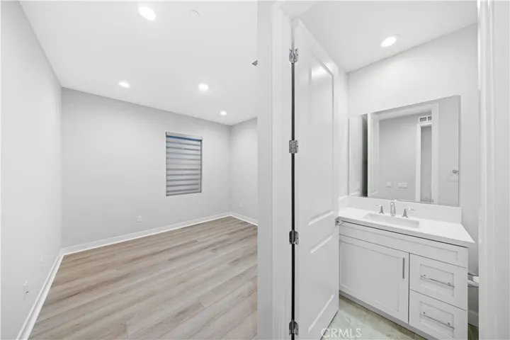 100 Edna Pkwy, Lake Forest, California 92630