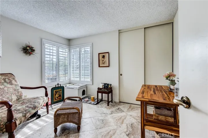 Guestroom-Den-Office