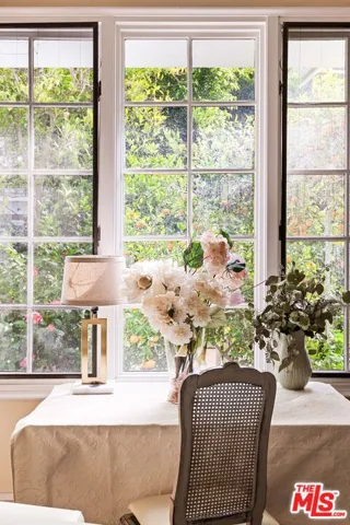 2113 Stoney Hill Road, Los Angeles, California 90049
