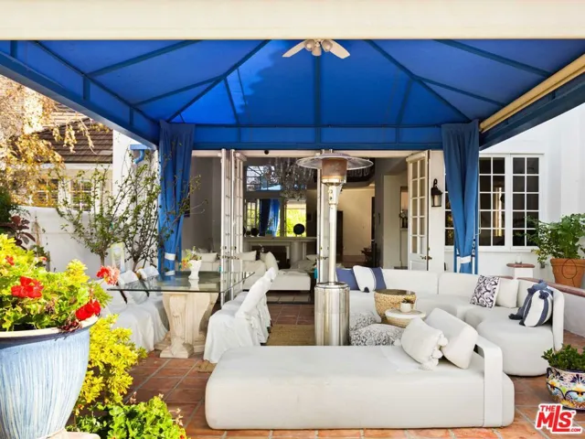 2113 Stoney Hill Road, Los Angeles, California 90049