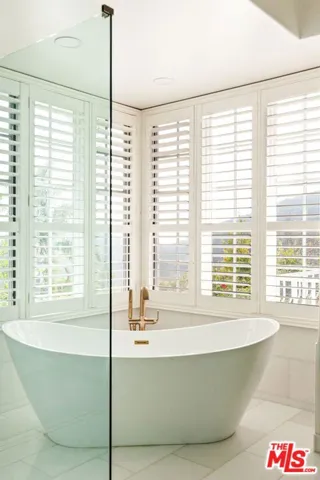 2113 Stoney Hill Road, Los Angeles, California 90049