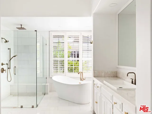 2113 Stoney Hill Road, Los Angeles, California 90049