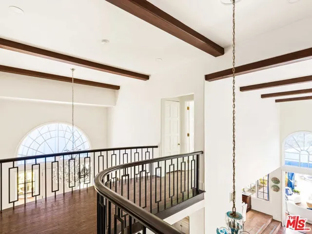 2113 Stoney Hill Road, Los Angeles, California 90049
