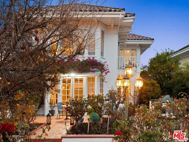 2113 Stoney Hill Road, Los Angeles, California 90049