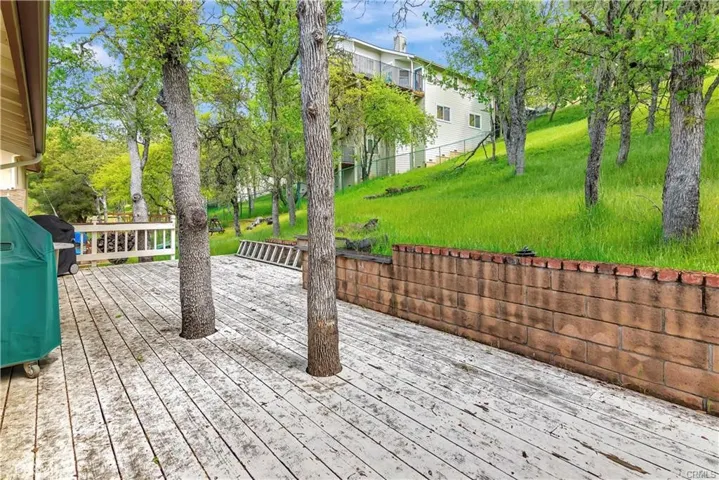 2512 Shoreline Road, Bradley, California 93426