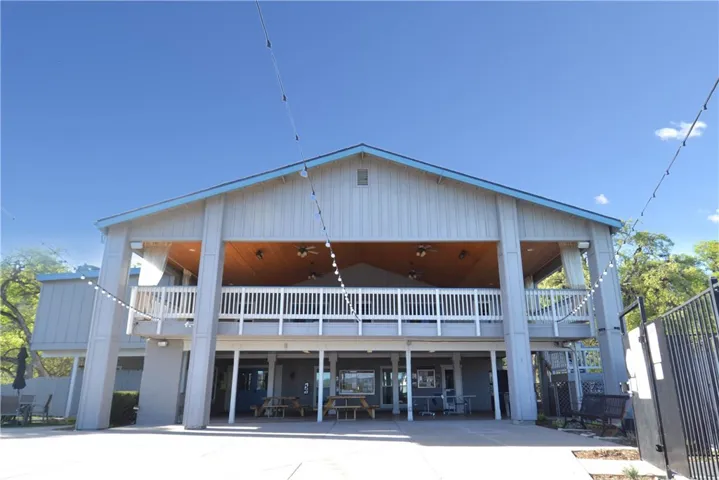 2512 Shoreline Road, Bradley, California 93426