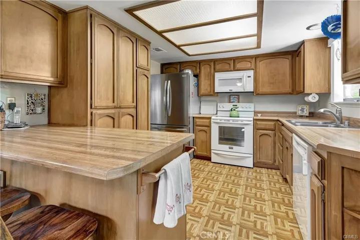 2512 Shoreline Road, Bradley, California 93426