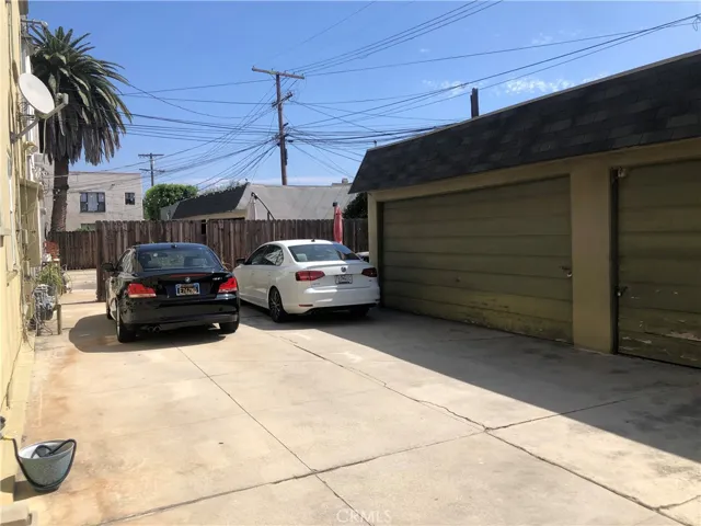 Each unit has 1 car garage parking.