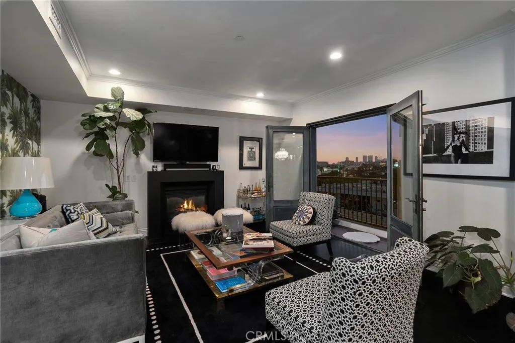 718 N Croft Avenue Ph1, West Hollywood, California 90069 home-pic-4
