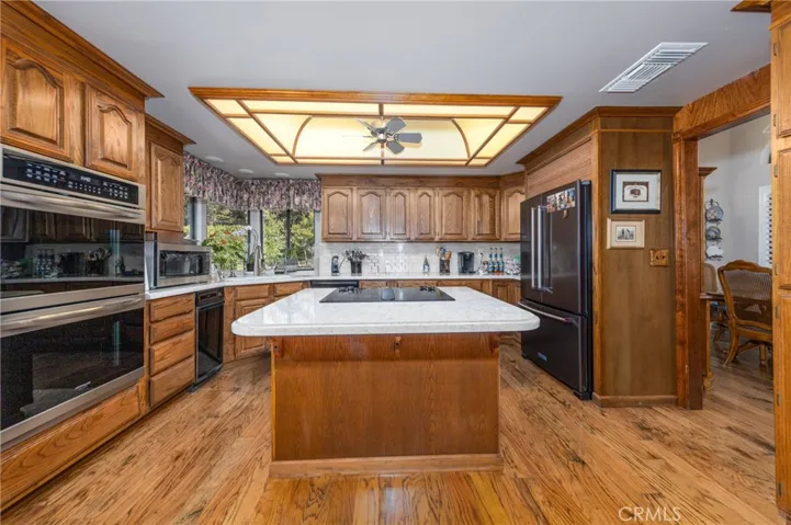13098 Oak Crest Drive, Yucaipa, California 92399