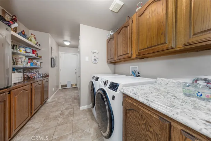 13098 Oak Crest Drive, Yucaipa, California 92399