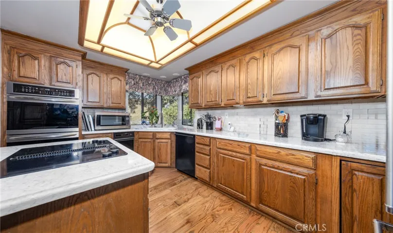 13098 Oak Crest Drive, Yucaipa, California 92399
