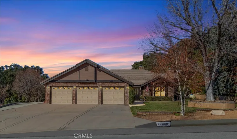13098 Oak Crest Drive, Yucaipa, California 92399