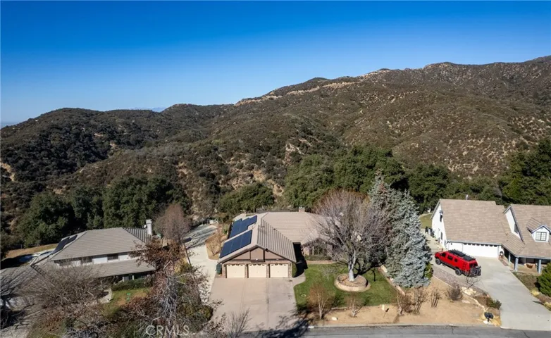 13098 Oak Crest Drive, Yucaipa, California 92399