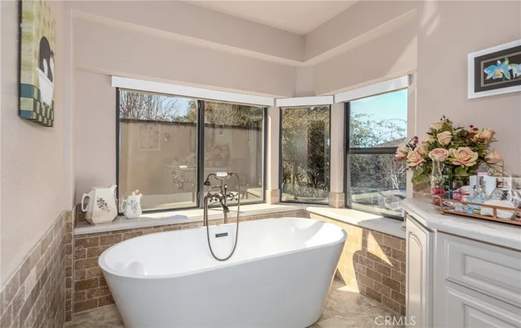 13098 Oak Crest Drive, Yucaipa, California 92399
