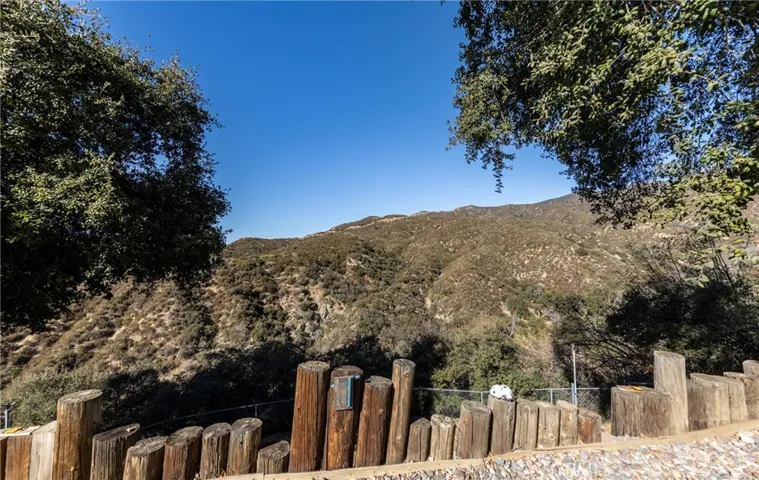 13098 Oak Crest Drive, Yucaipa, California 92399