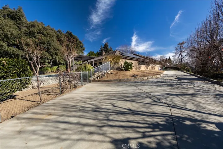 13098 Oak Crest Drive, Yucaipa, California 92399