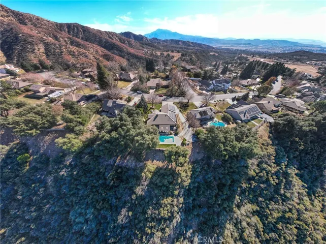 13098 Oak Crest Drive, Yucaipa, California 92399