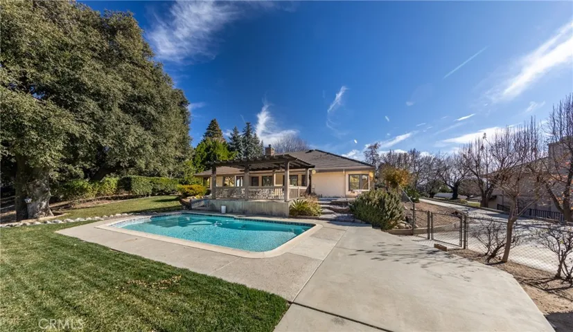 13098 Oak Crest Drive, Yucaipa, California 92399