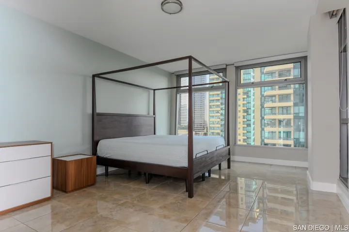645 Front St 914, San Diego, California 92101