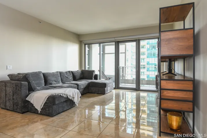 645 Front St 914, San Diego, California 92101