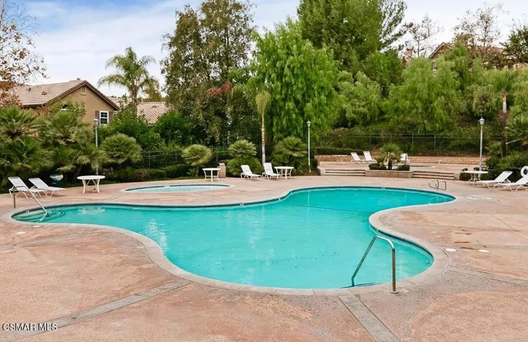 32 pool