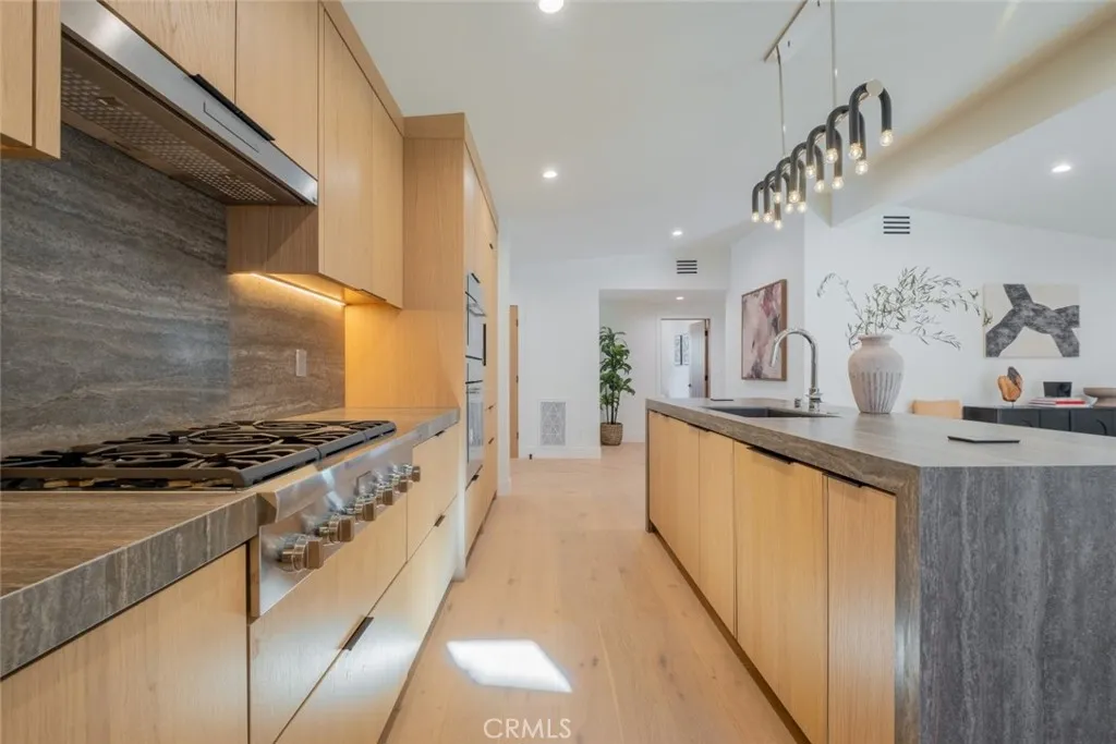 5016 Rubio Avenue, Encino, California 91436 home-pic-18