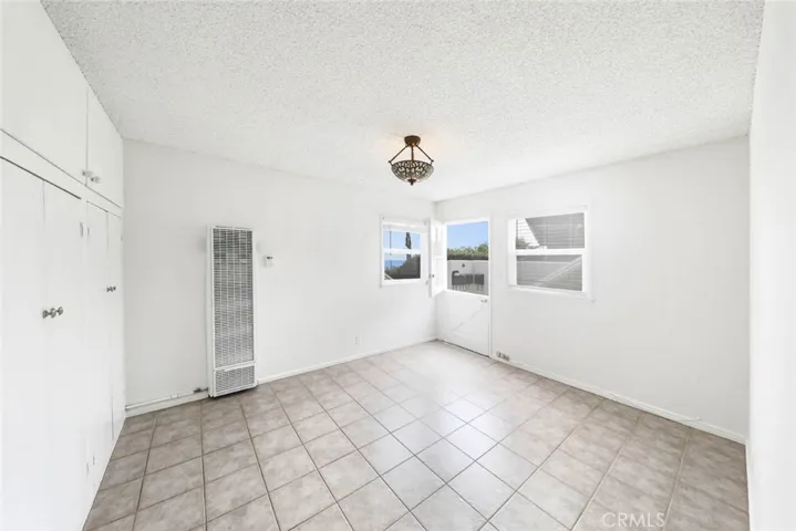 296 1/2 La Brea Street, Laguna Beach, California 92651