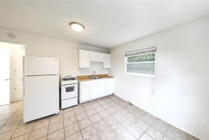 296 1/2 La Brea Street, Laguna Beach, California 92651