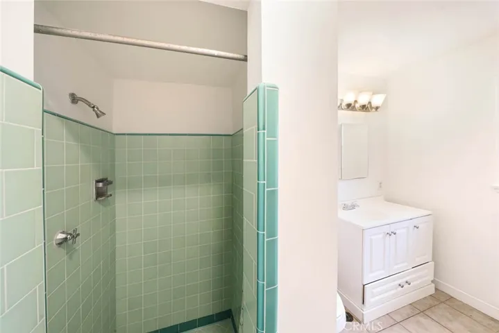 296 1/2 La Brea Street, Laguna Beach, California 92651