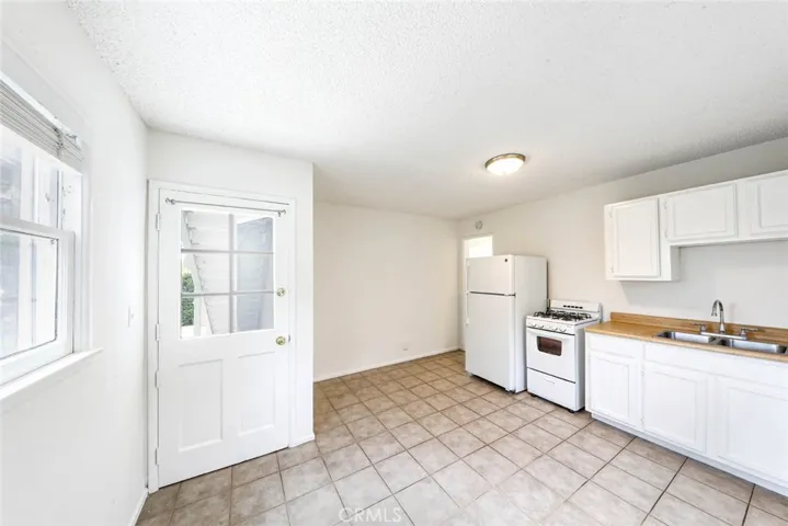 296 1/2 La Brea Street, Laguna Beach, California 92651
